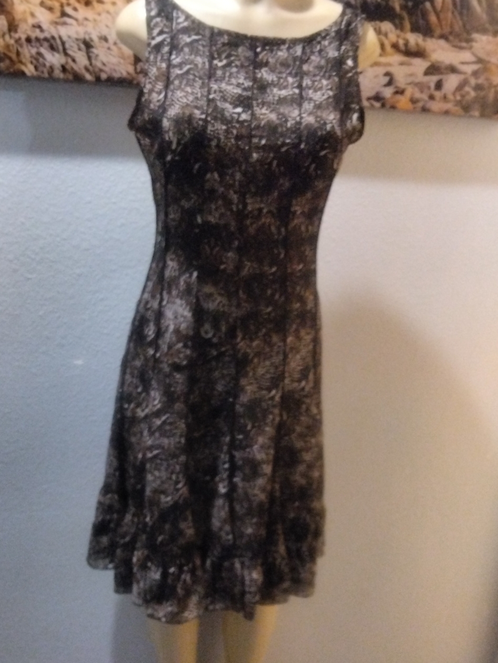Sandra Darren Black and Gray Sleeveless Midi Dress